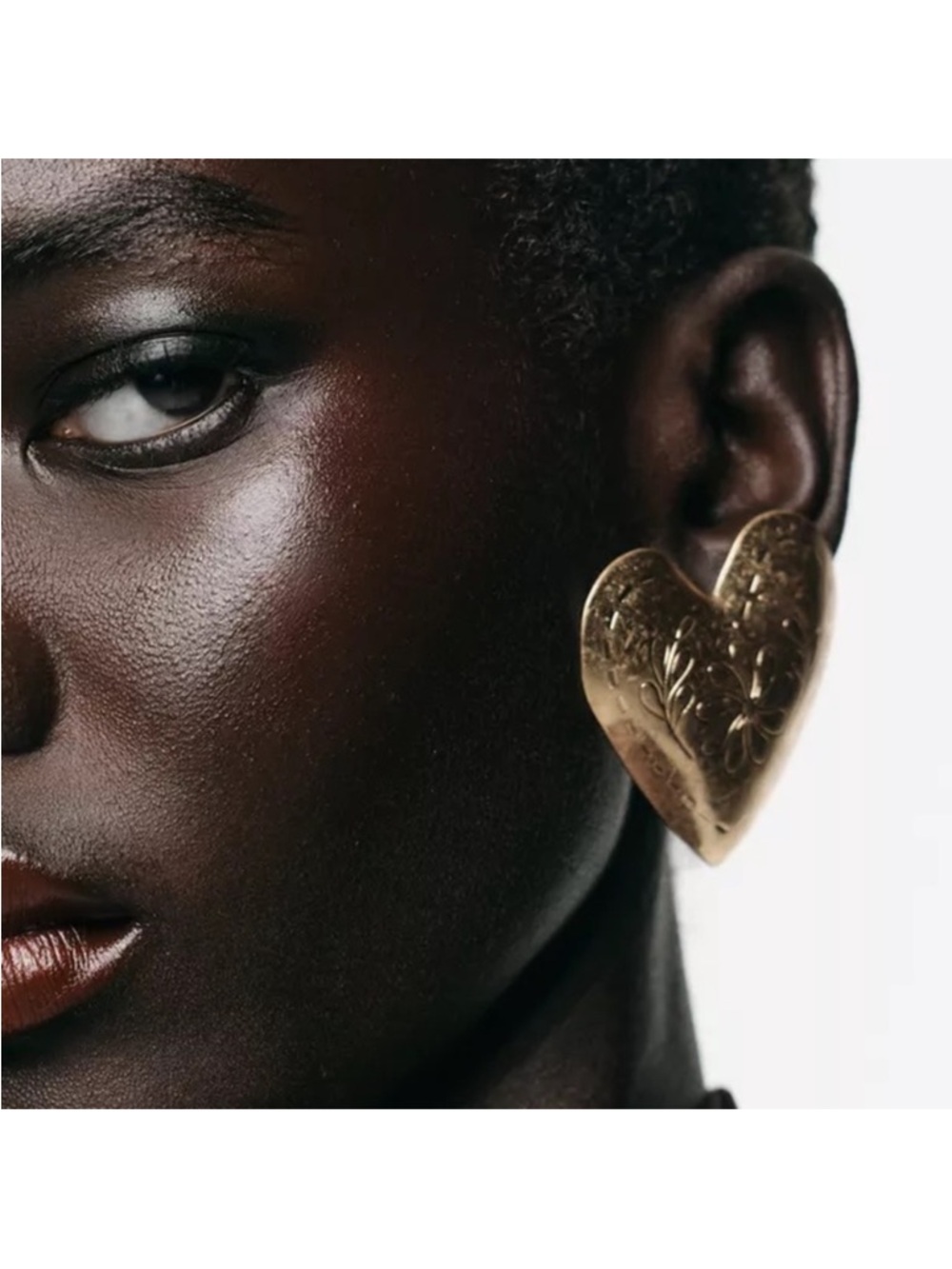 NEW. Zara Large Gold Heart Earrings.